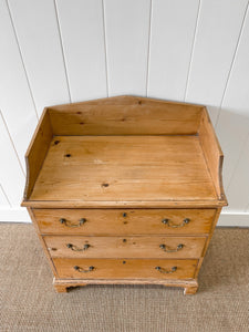 A Happy Antique English Pine Chest of Drawers/Dresser c1890