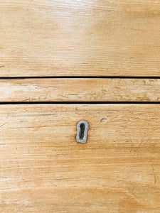 A Large English Pine Chest of Drawers Dresser with Wooden Knobs on Tulip Feet c1890