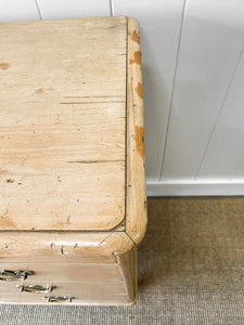 A Good Antique English Pine Chest of Drawers Dresser with Brass Hardware c1890