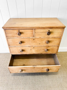 An Antique English Pine Chest of Drawers/Dresser