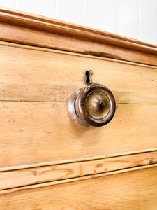 An Antique English Pine Chest of Drawers/Dresser