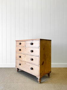 An Antique English Pine Chest of Drawers/Dresser