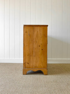 A Large English Pine Chest of Drawers Dresser with Wooden Knobs c1820