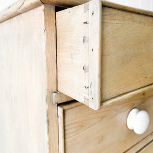 A 19th Century English Chest of Drawers/Dresser