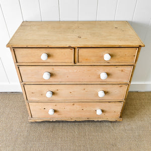 A 19th Century English Chest of Drawers/Dresser