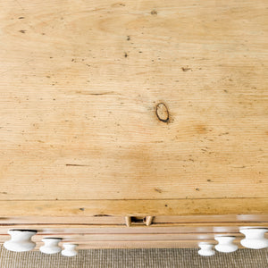 A 19th Century English Chest of Drawers/Dresser