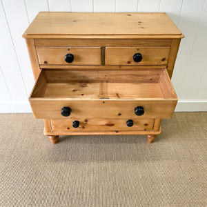 A 19th Century English Pine Chest of Drawers/Dresser with Tulip Feet