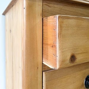 A 19th Century English Pine Chest of Drawers/Dresser with Tulip Feet