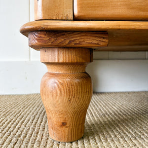 A 19th Century English Pine Chest of Drawers/Dresser with Tulip Feet