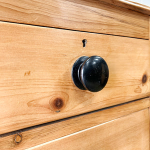 A 19th Century English Pine Chest of Drawers/Dresser with Tulip Feet