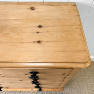 A 19th Century English Pine Chest of Drawers/Dresser with Tulip Feet