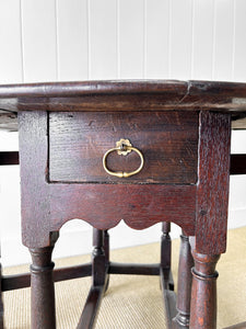 A Very Good Antique English Country Oak Drop Leaf Gate Leg Table