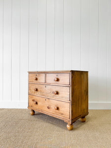 An Antique English Pine Chest of Drawers/Dresser c1890