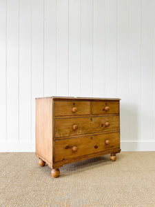 An Antique English Pine Chest of Drawers/Dresser c1890