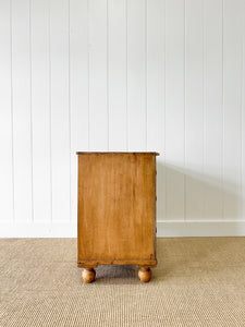 An Antique English Pine Chest of Drawers/Dresser c1890