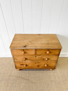 An Antique English Pine Chest of Drawers/Dresser c1890