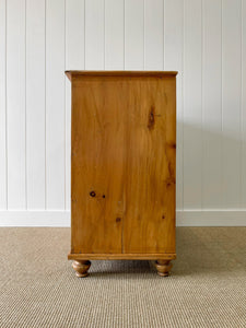 A Large  English Pine Chest of Drawers Dresser with Wooden Knobs on Tulip Feet c1890